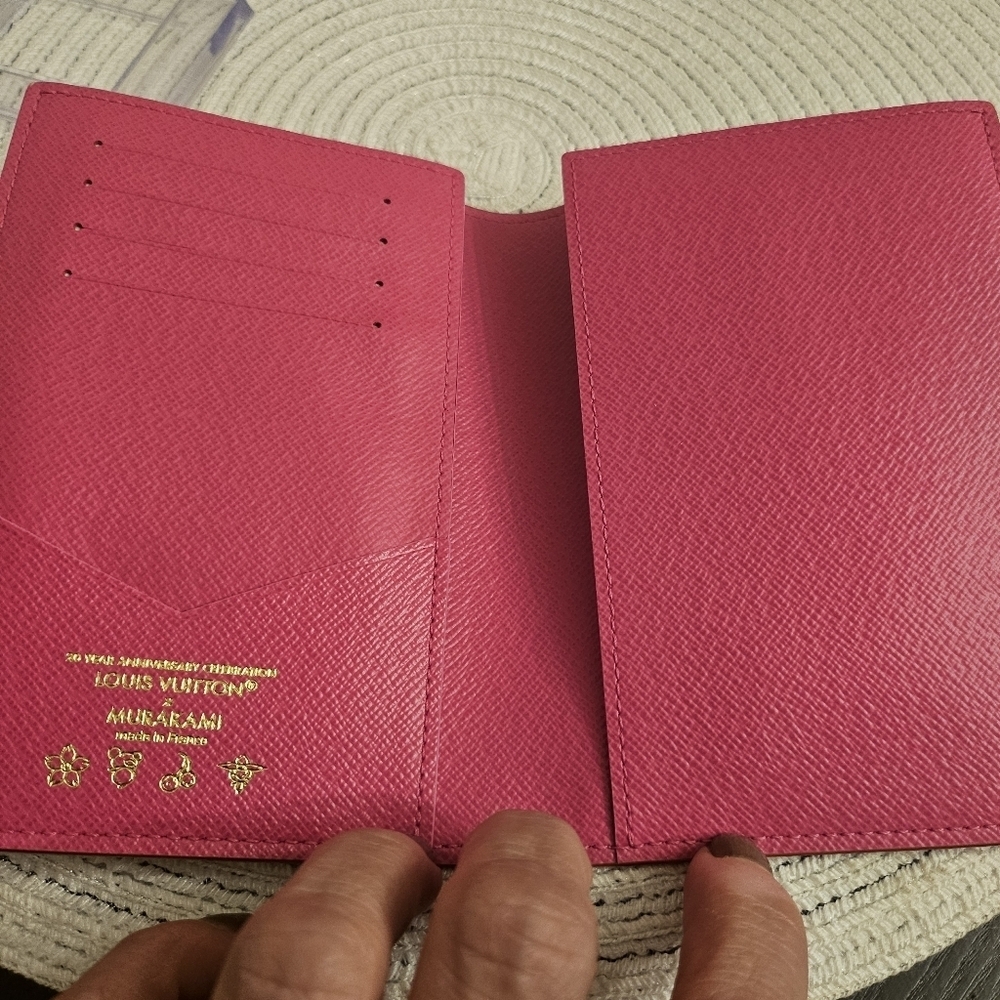 Louis Vuitton x Takashi Murakami Multicolor Passport Cover 🎨✨ - Picture 4 of 9
